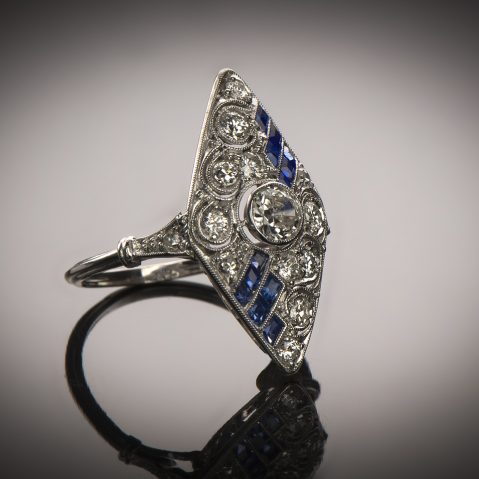 Bague diamants saphirs calibrés Art Déco (vers 1930)