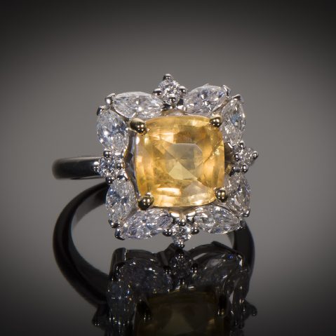 Bague saphir jaune naturel (5,77 carats, certificat MGL) diamants
