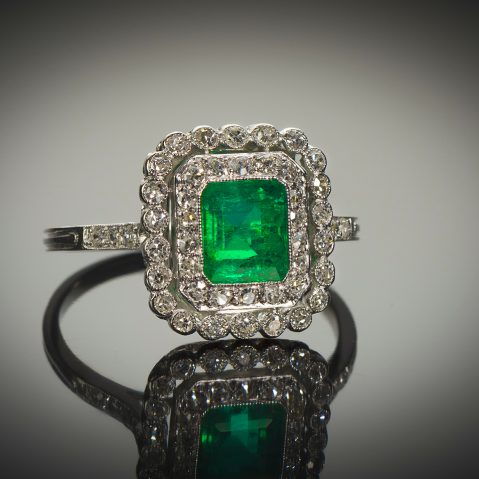 Bague Art Déco émeraude diamants
