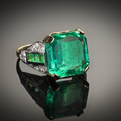 Bague Art Déco émeraude Colombie (7,12 carats certificat Gem Paris) diamants