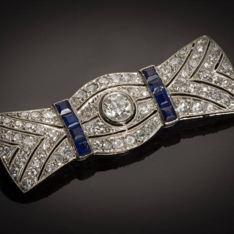 Art Deco sapphire diamond brooch (circa 1930)