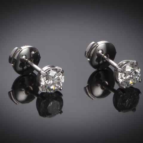 Diamond earrings (1.81 carat – IGI certificate)
