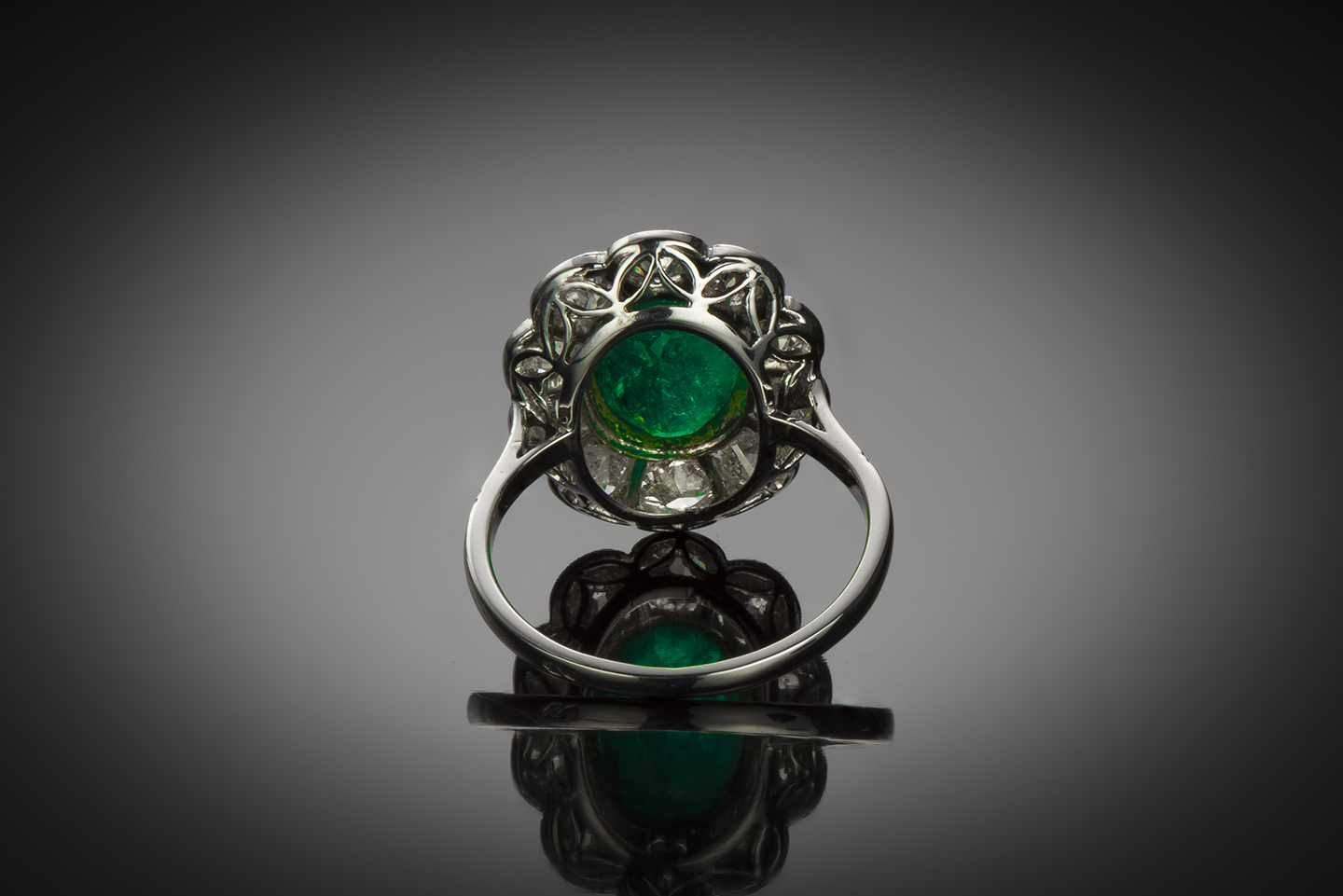 Art Deco emerald and diamond ring (2.70 carats – Certificate)-2