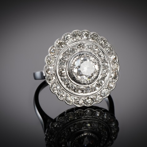 Art Deco diamond ring (3 carats, center 1.40 carat)