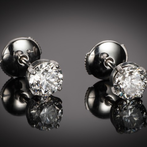 Diamond earrings (1.80 carat, 2 x 90 carat – IGI certificate)