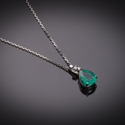 Emerald pendant (3.88 carats – CGL) diamond