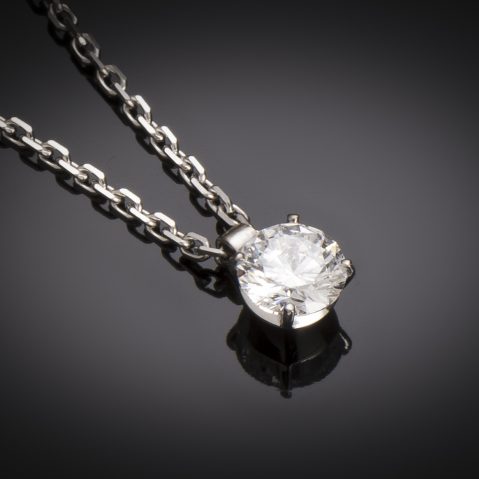 Diamond pendant (0,69 carat – D VS2 GIA certificate)