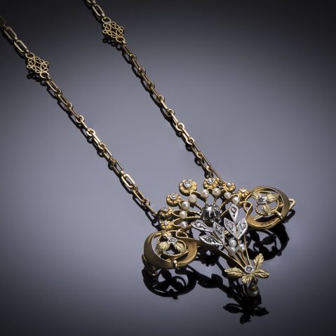 Fine pearls and diamonds necklace / brooch late 19th century