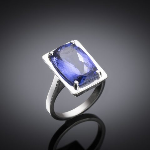 Tanzanite ring (8 carats)