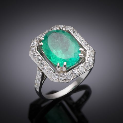 French Art Deco emerald 3.67 carats (Colombian – Certificate) and diamond ring