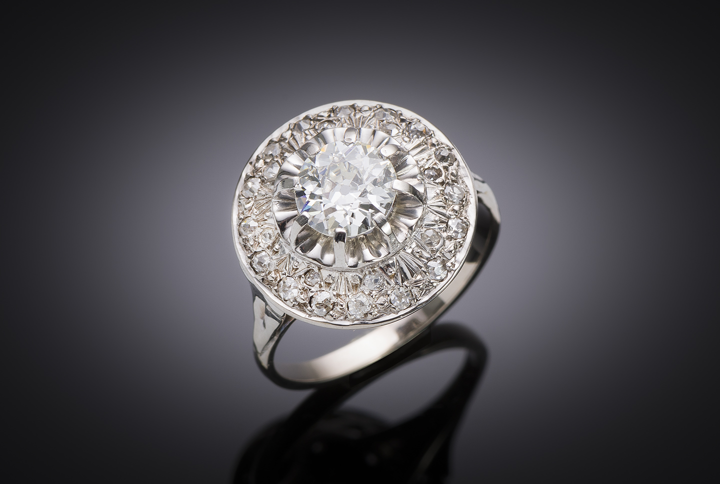 Art Deco diamond ring (1.60 carat, center 1.05 carat)-1