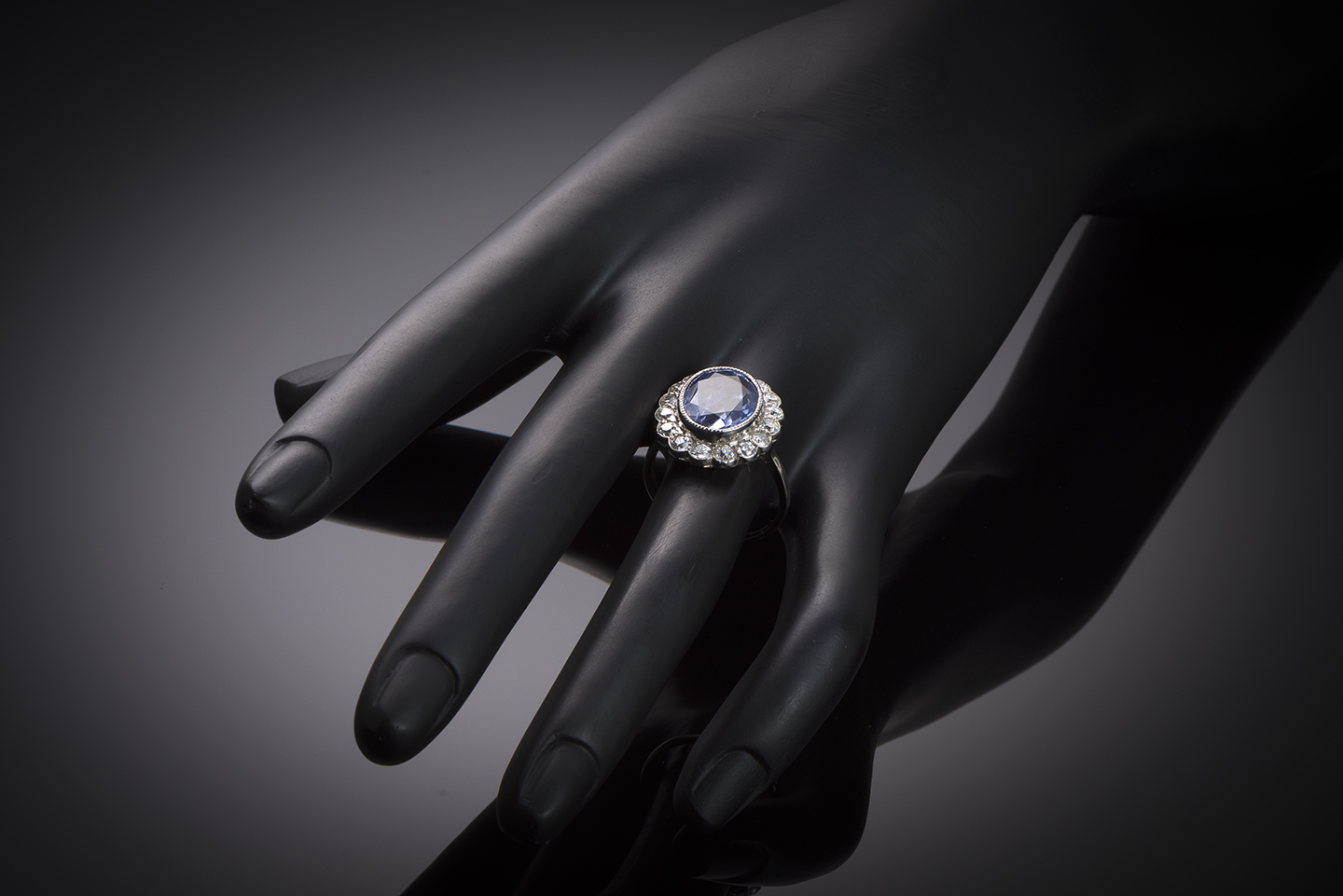 Unheated sapphire (9.75 carats, laboratory certificate) and diamond ring. French work circa 1930.-2
