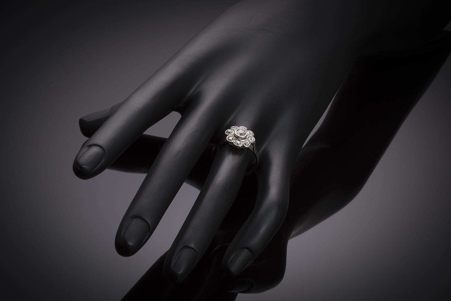 French Art Deco diamond ring (0.70 carat) in platinum-3