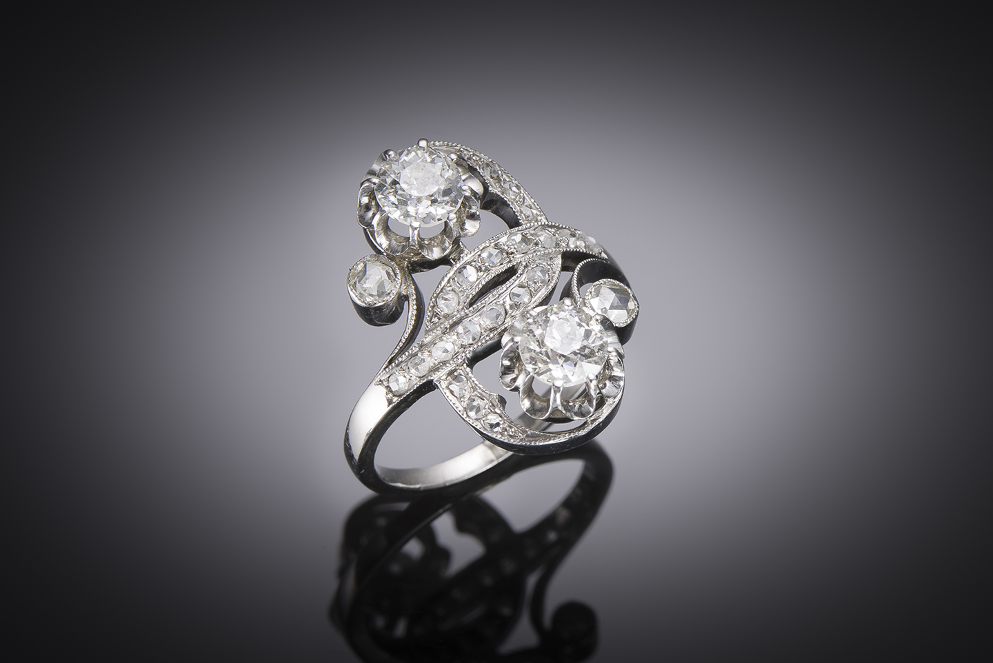 Belle Epoque diamonds (0.70 carat x 2) ring in platinum-1