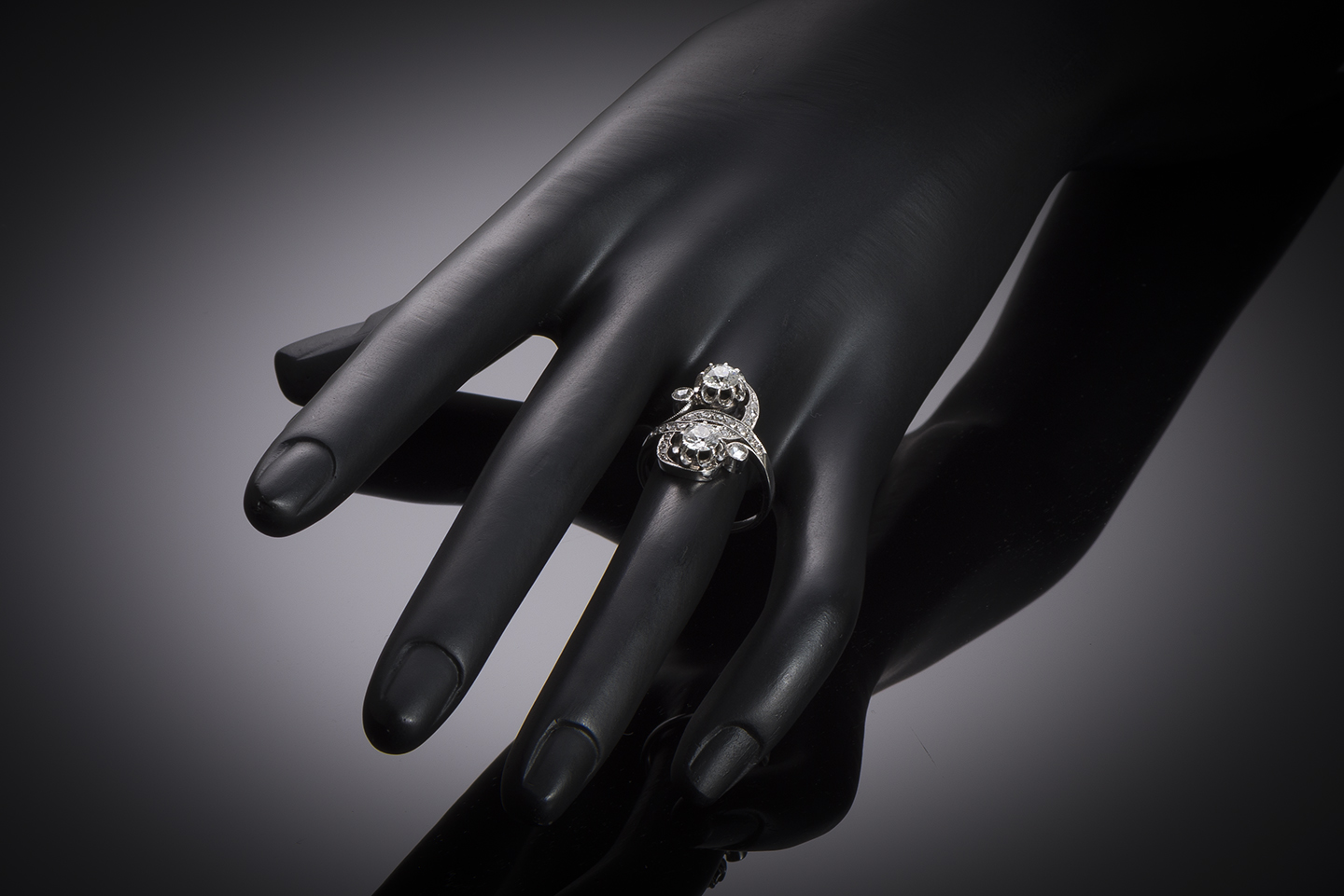 Belle Epoque diamonds (0.70 carat x 2) ring in platinum-3