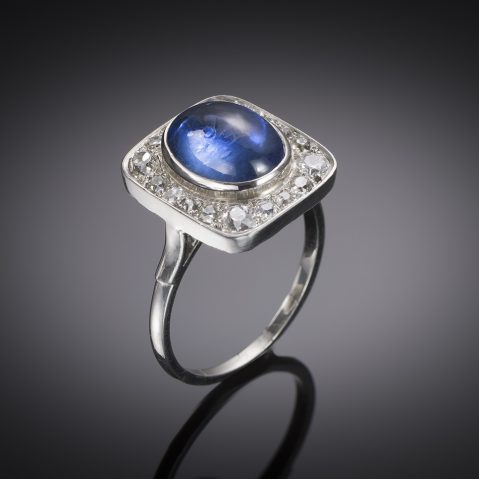Cabochon sapphire (3.70 carats) and diamond ring in platinum