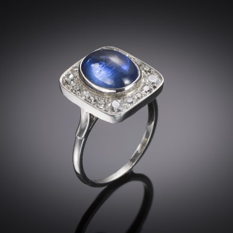 Cabochon sapphire (3.70 carats) and diamond ring in platinum