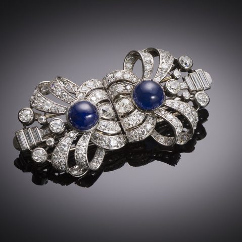 Important double-clip brooch, platinum, 2 unheated Burmese sapphires of 4.8 and 4.5 carats (laboratory certificate) and diamonds, 2.80 carats. Art Deco circa 1930.