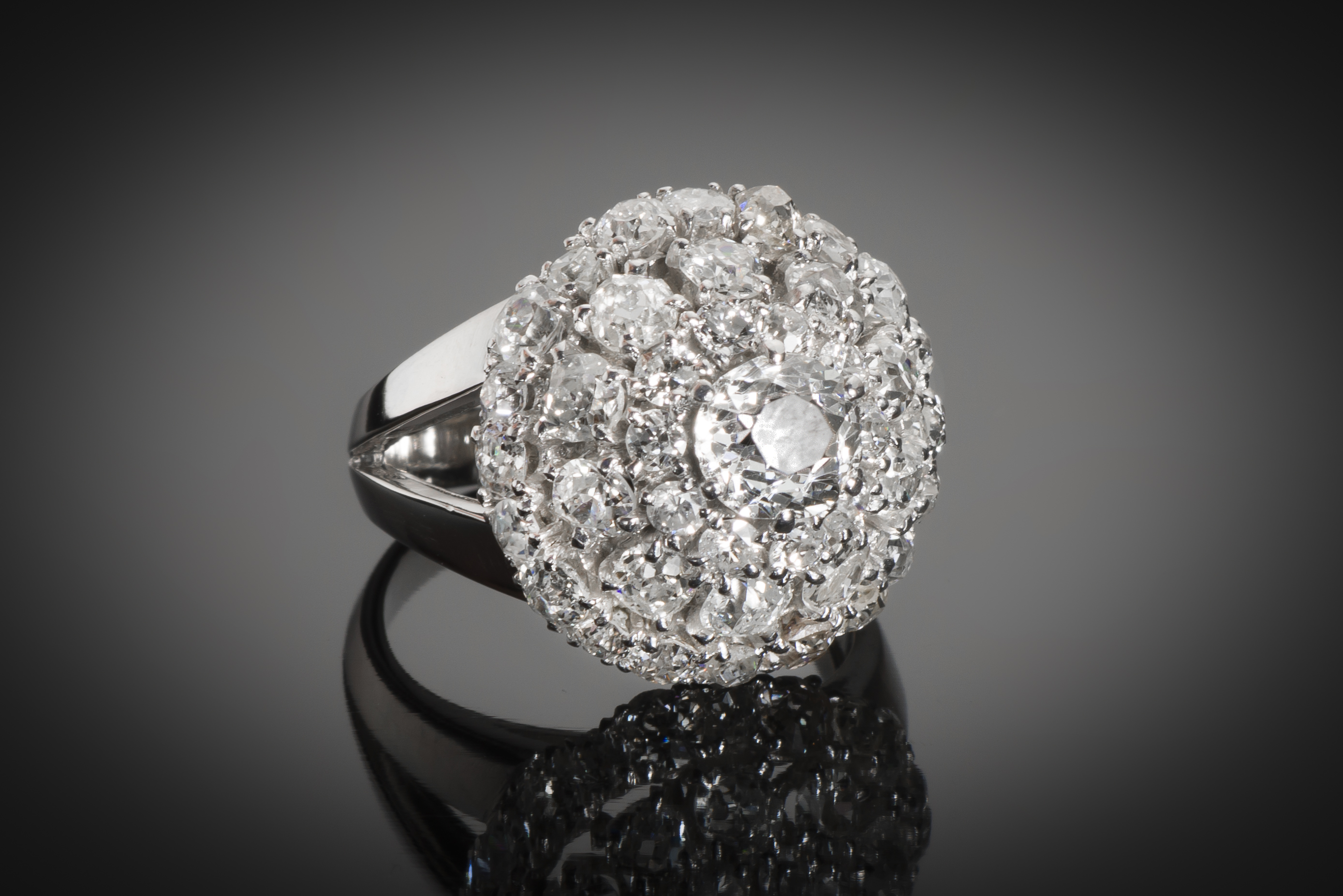 French Boucheron diamond ring (1.80 carat) circa 1950-1