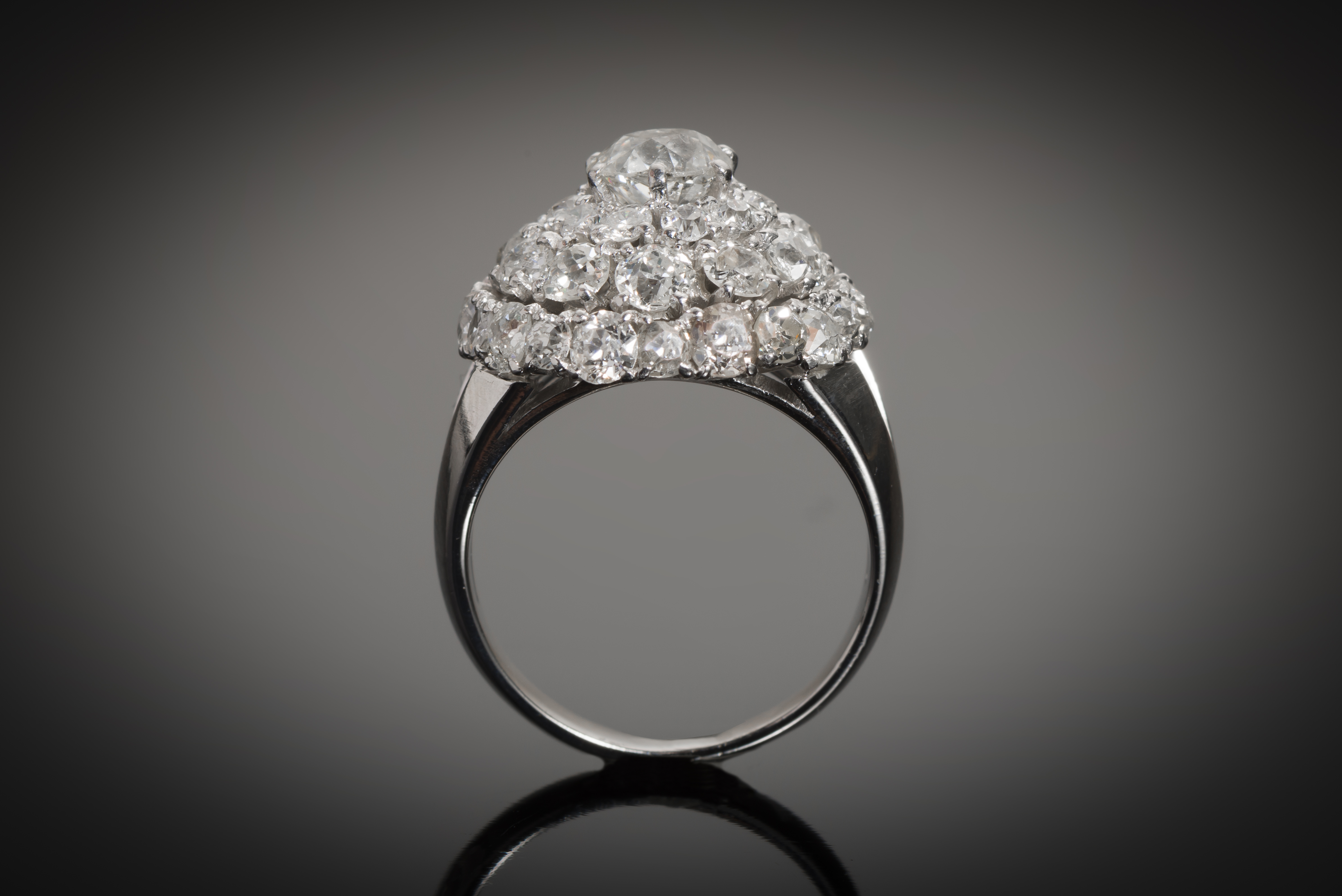 French Boucheron diamond ring (1.80 carat) circa 1950-2