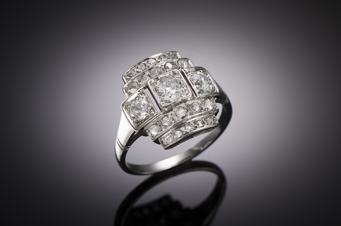 French Art Deco diamond ring in platinum-1