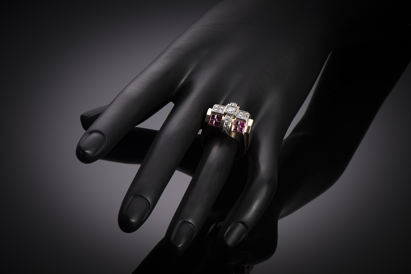 French diamond and ruby ring circa 1940-2