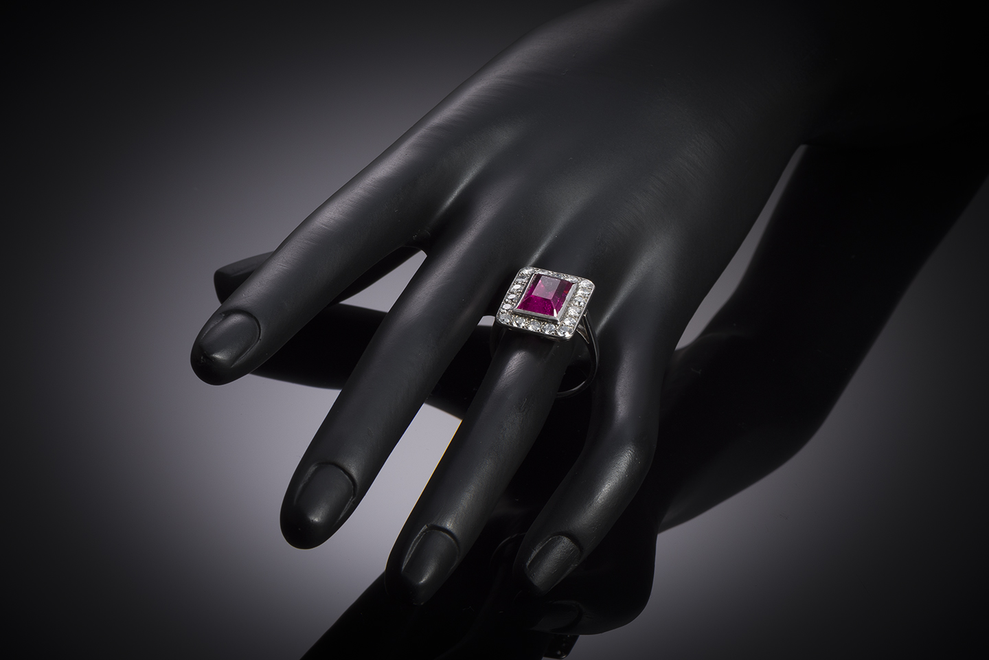 Vintage rubellite (7 carats) and diamond ring in platinum-3