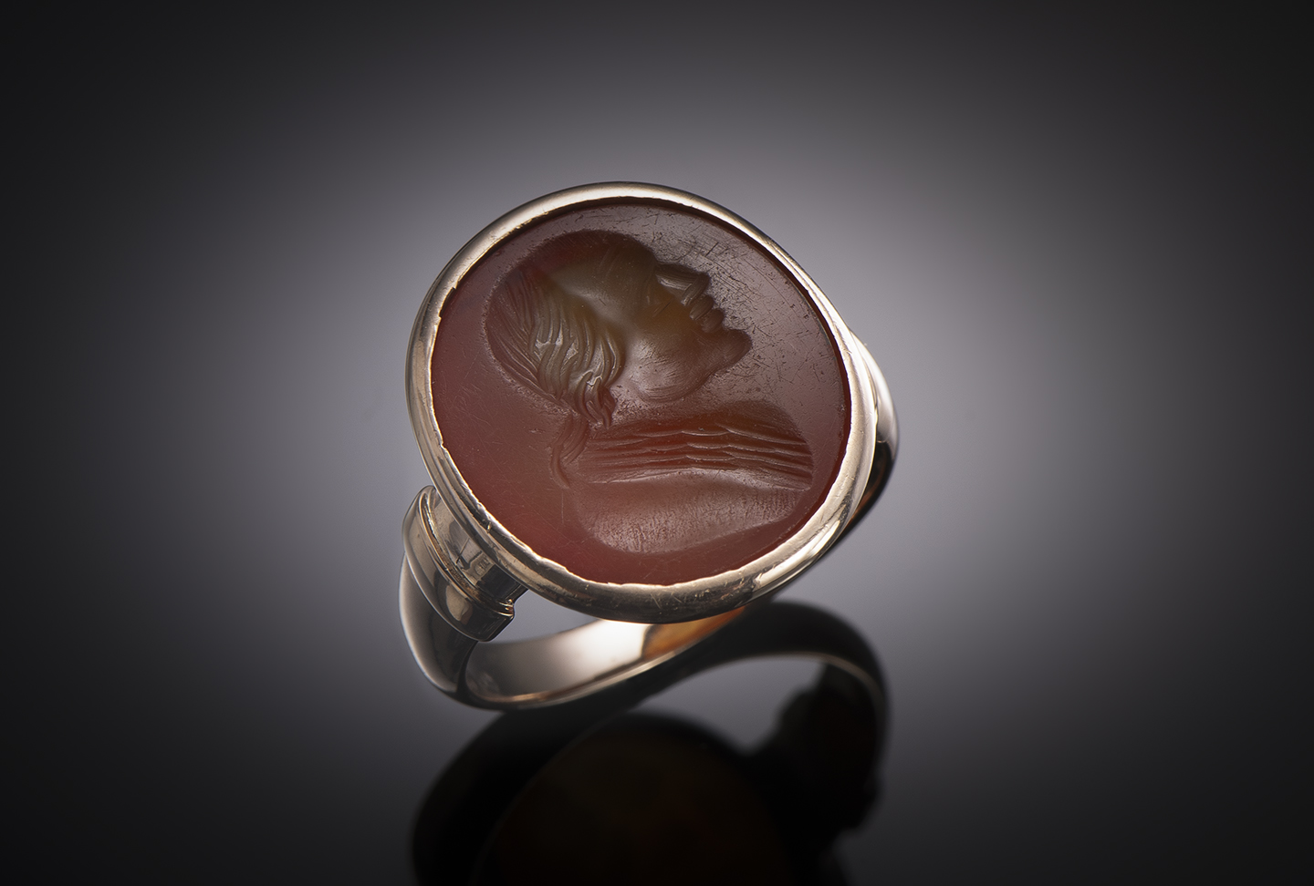 Early 19th century intaglio on carnelian ring-1