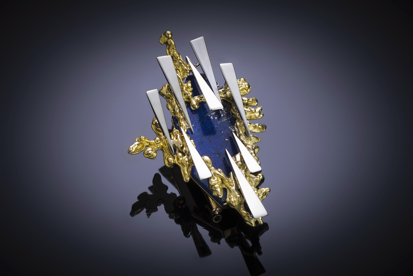 Spectacular Chaumet pendant/brooch, circa 1970, lapis lazuli | 6.8 x 4 cm | 38.70 g-1