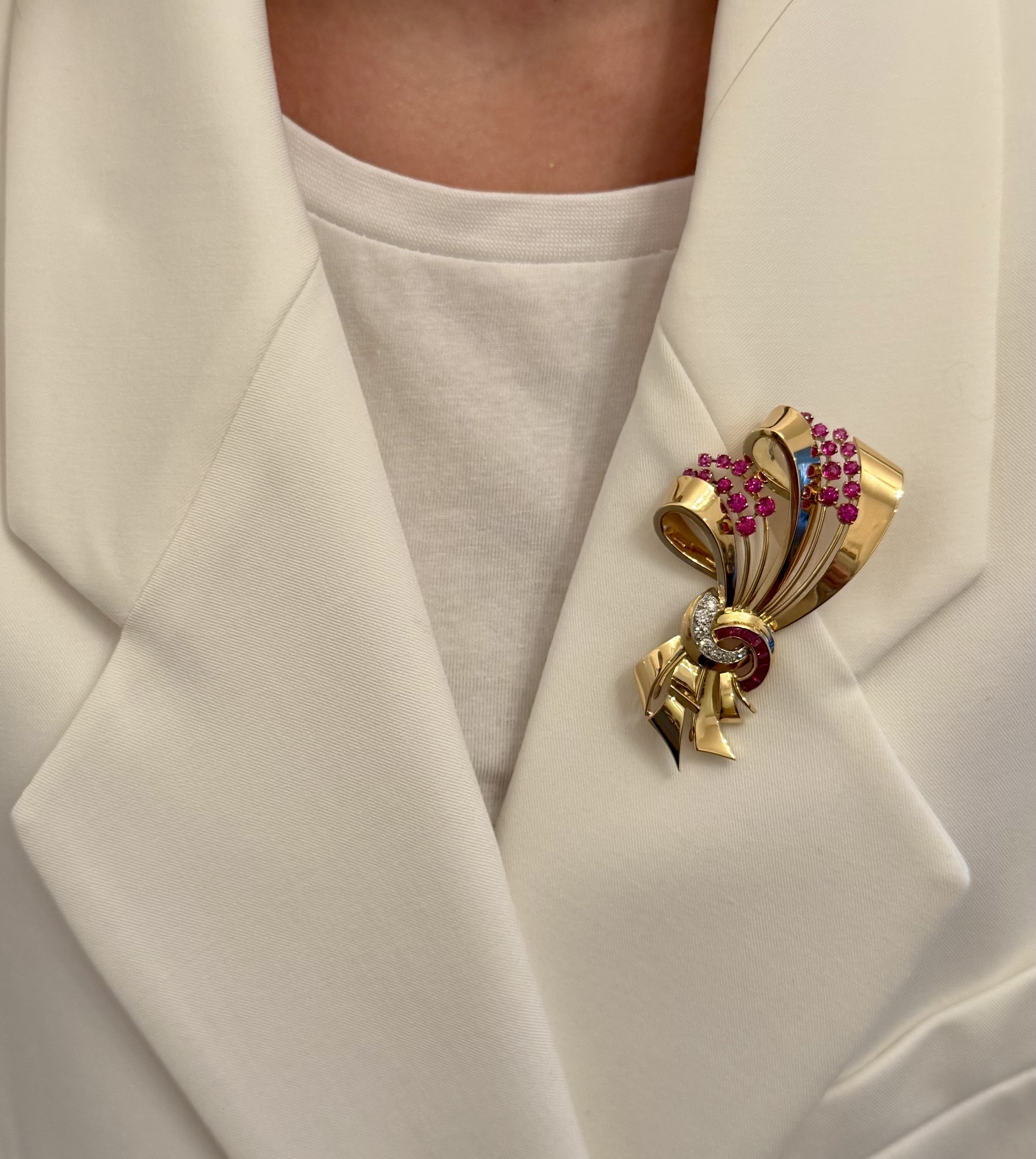Brooch circa 1940 with rubies and diamonds, French work by P. Katz.-2