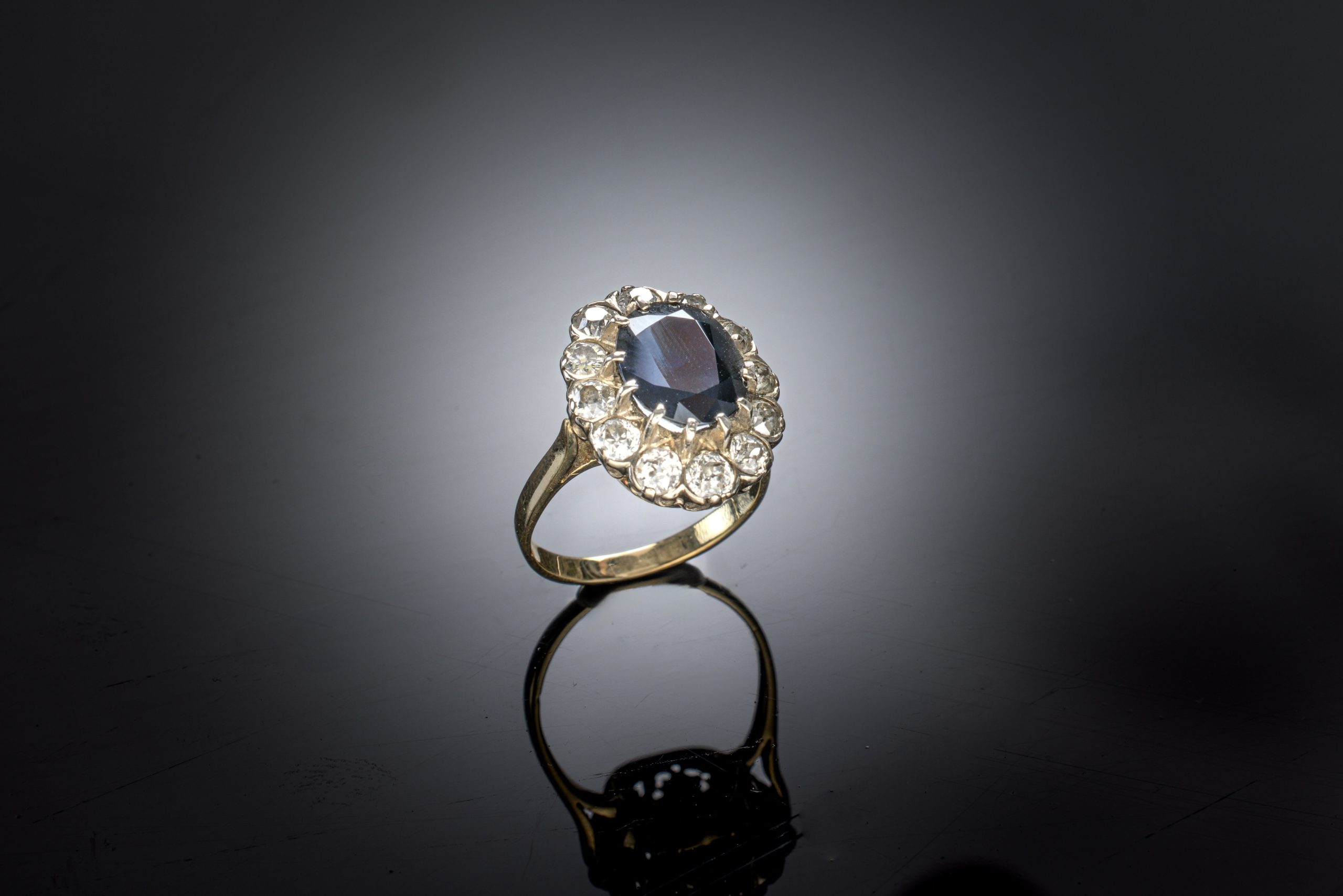 Unheated deep blue sapphire ring of 3.87 carats (lab certificate) and old-cut diamonds (1.60 carats) by Robert Algranate, early 20th century-1
