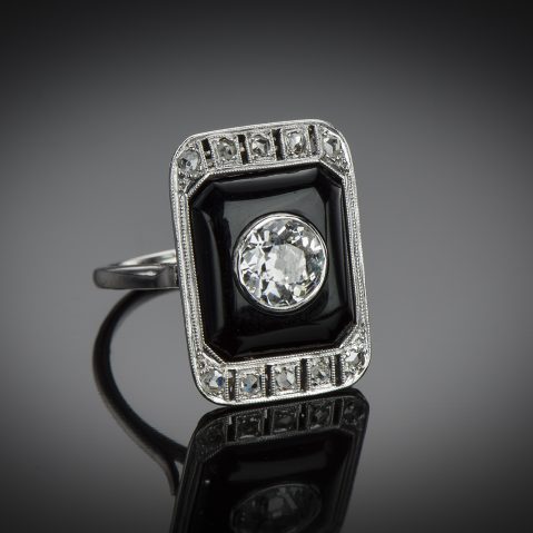 Bague Art Déco diamants (centre 1,40 carat) onyx