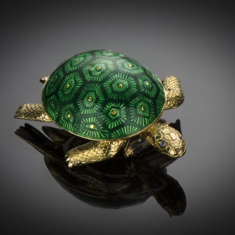 Broche tortue émaillée Boucheron