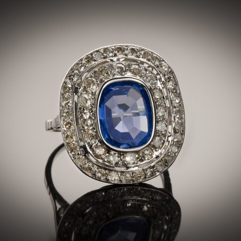 Bague Art Déco saphir naturel (3,46 carats, certificat CGL) diamants (2 carats)