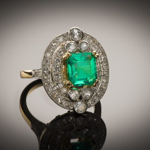 Bague Art Déco émeraude diamants