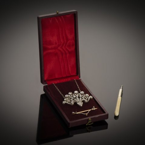 Pendentif broche Belle Epoque diamants (environ 2 carats)