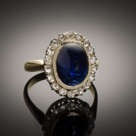 Bague saphir cabochon (8,50 carats) diamants début XXe siècle