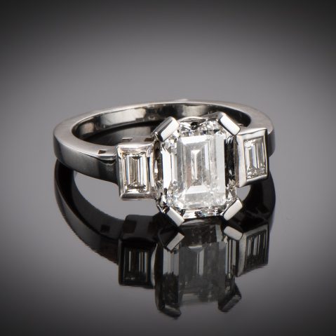 Bague solitaire diamant rectangle 3,03 carats (certificat LFG)