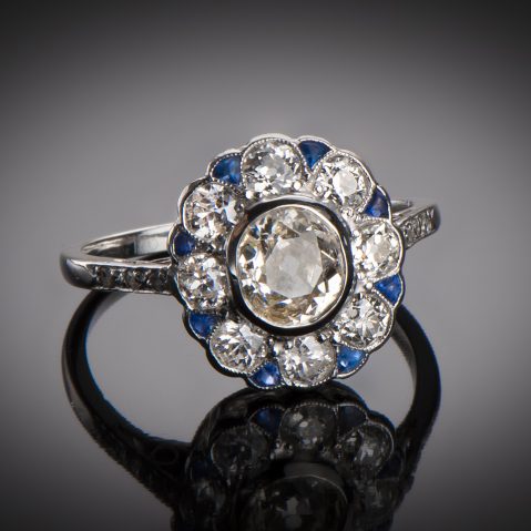 Bague Art Déco diamants (2 carats) saphirs calibrés