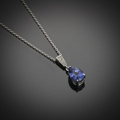 Pendentif saphir naturel (3,13 carats – Certificat Gem Paris) diamants