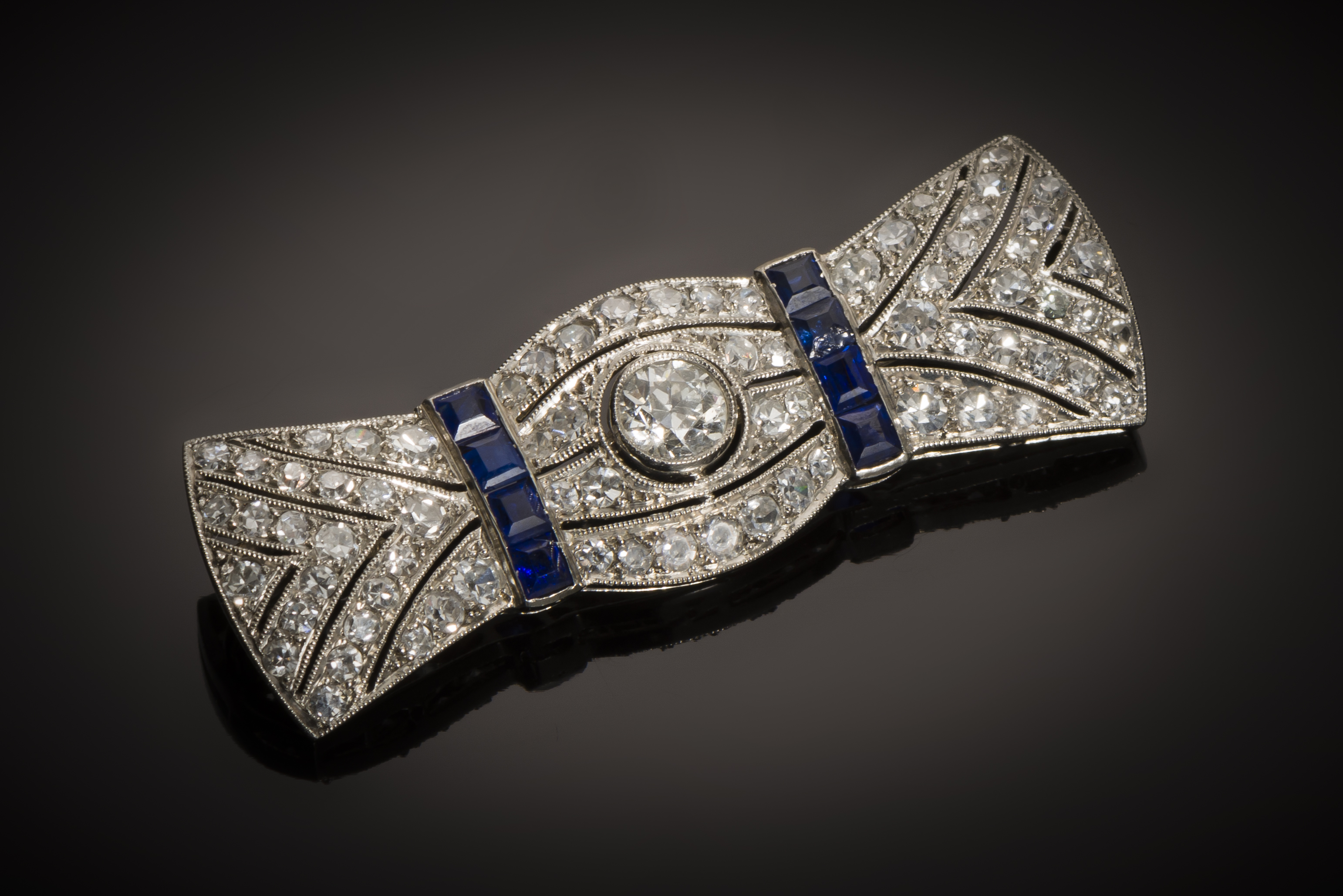 Broche diamants saphirs Art Déco (vers 1930)-1