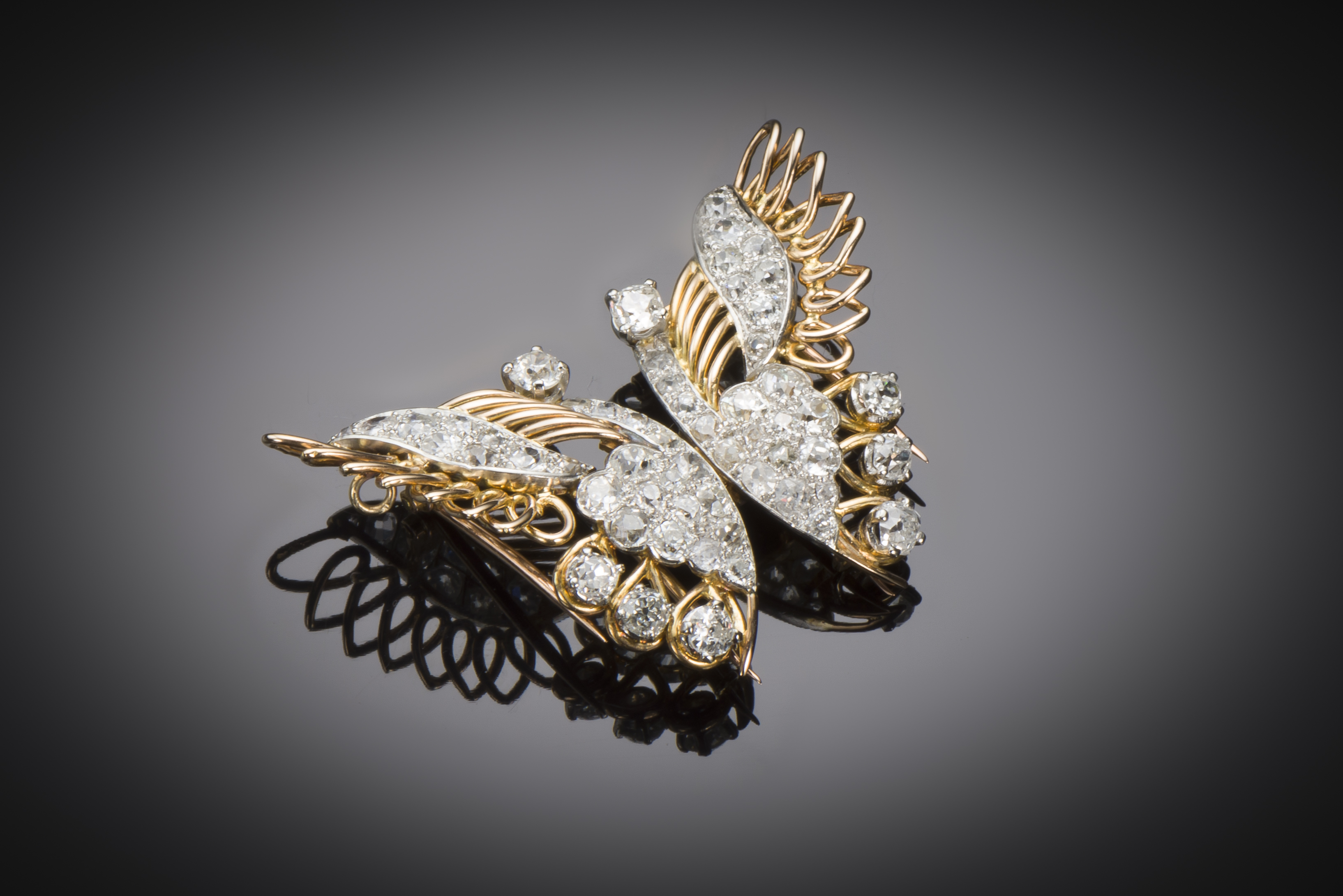 Broche papillon transformable (double-clip – pendentif) diamants vers 1940-1