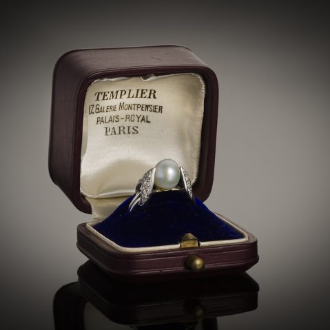 Bague Raymond Templier Art Déco perle fine (certificat LFG) diamants