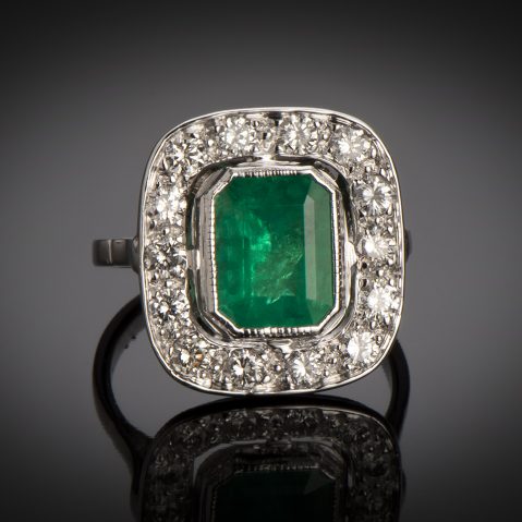 Bague Art Déco émeraude vert intense (certificat CGL) diamants