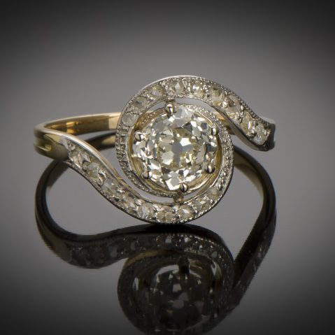 Bague « tourbillon » diamant central de 1,10 carat fin XIXe siècle