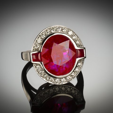 Bague rubis naturel 6,41 carats (certificat LFG) diamants