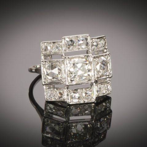 Bague Art Déco diamants (2,20 carats, centre 1,03 carat)