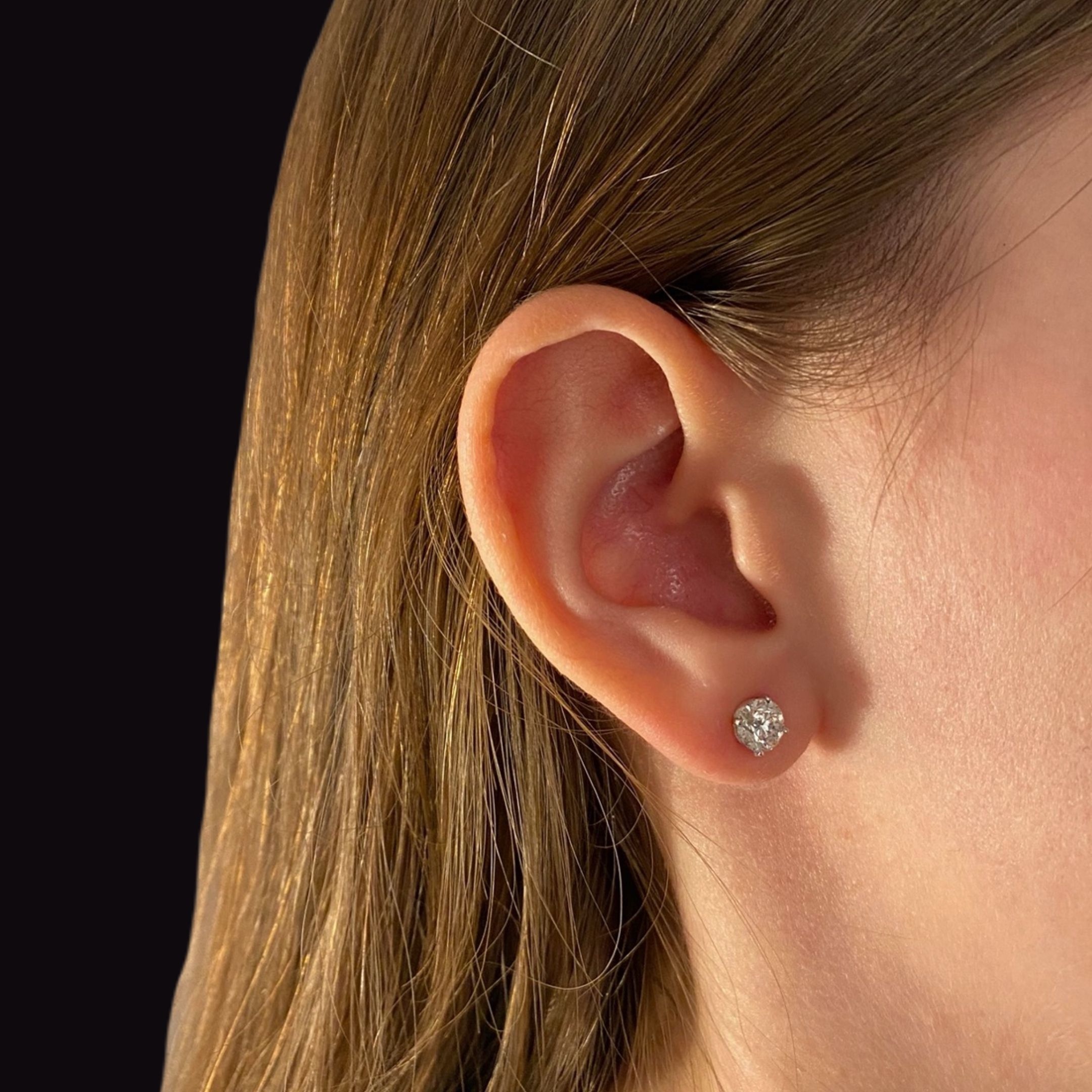 Boucles d’oreilles diamants (1,40 carat, 2 x 70 carat – E SI1, pas de fluorescence Certificats IGI)-2