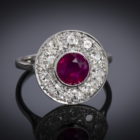 Bague Art Déco rubis birman naturel, rouge vif (certificat LFG) diamants