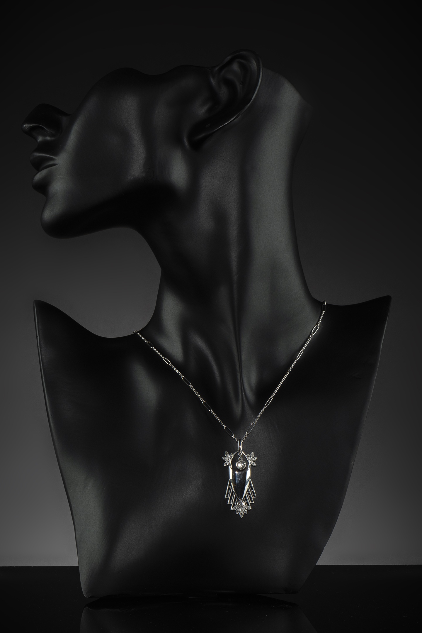 Pendentif et sa chaîne Art Déco diamants onyx-2